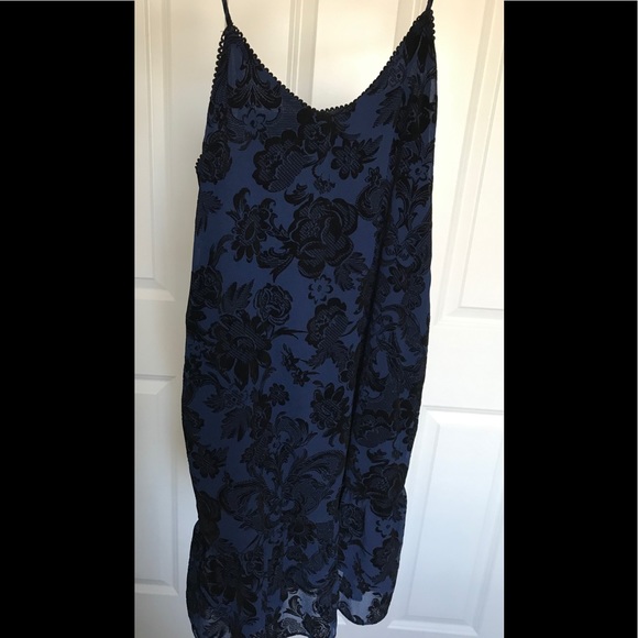Moon River Black and Navy Dress - Picture 3 of 4
